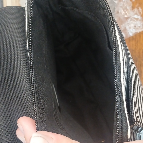 Like New!! Fossil Tan and Black Striped Crossbody Bag - Picture 12 of 16